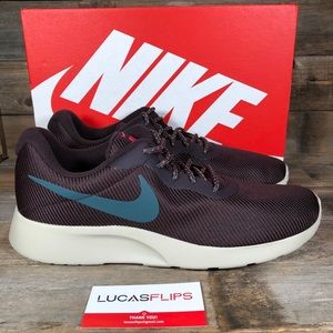NEW Nike Tanjun Burgundy Teal Mens Running Shoes